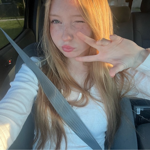 Meet your Posher, Kiersten - Picture 1 of 1